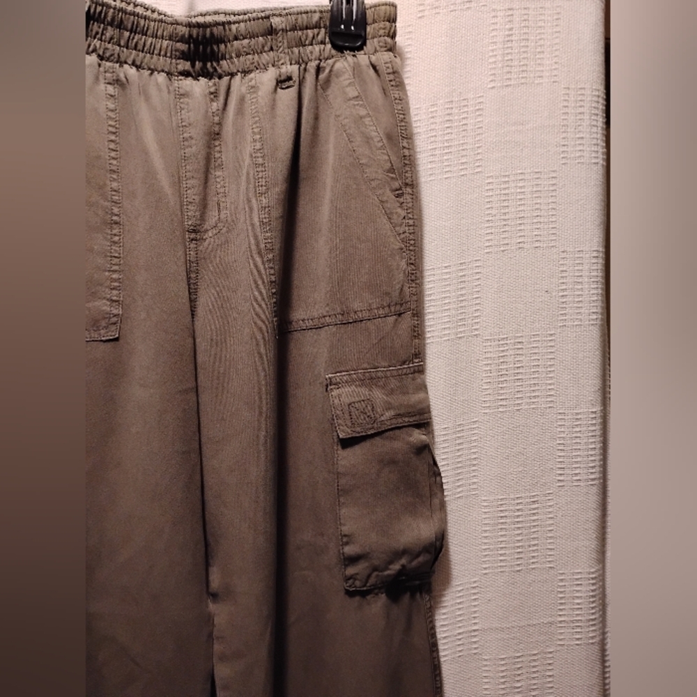Sanctuary Relaxed Reissue Cargo Pants. Size M - Picture 11 of 13